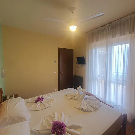 Ξενοδοχείο Maxi 3*