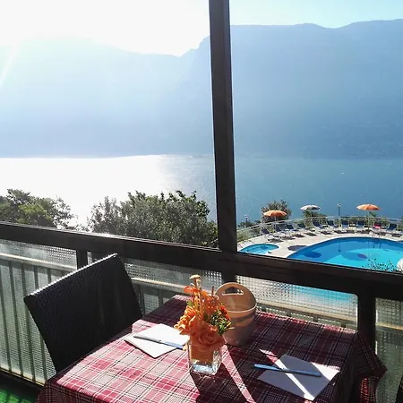 Maxi Hotel