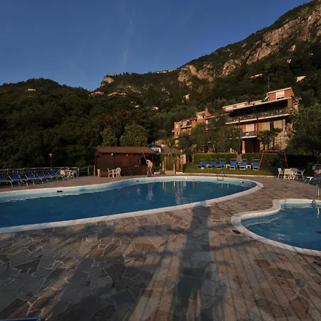 Maxi Hotel Limone sul Garda