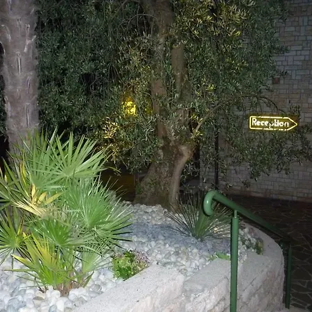 Maxi Hotel Limone sul Garda